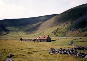 Image of isolated farmstead at Lower Coignashie
