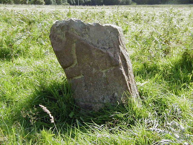 NC74NW0002 Red Priests Stone (5)17-8-01.jpg