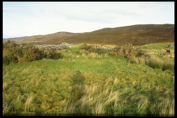NC75NW0009 - Chambered Cairn, Skelpick 1.jpg