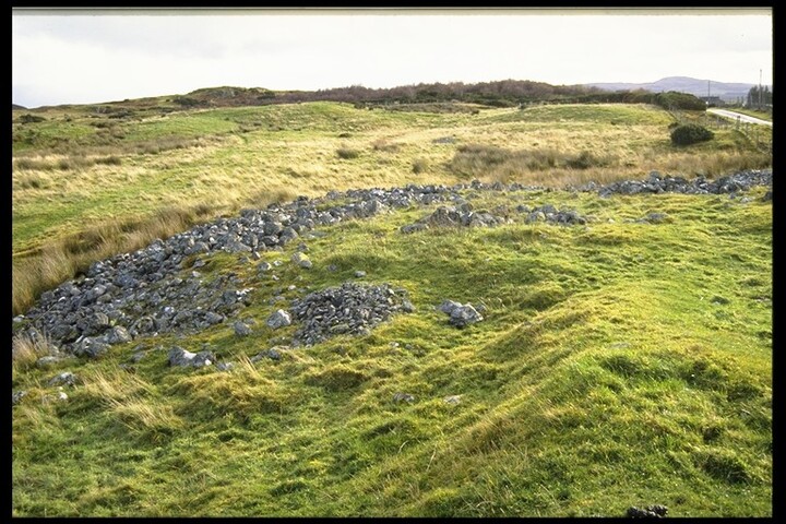 NC75NW0009 - Chambered Cairn, Skelpick 2.jpg