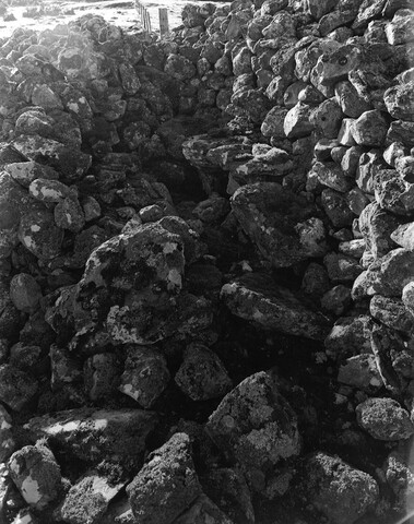 NC75NW0010 - Chambered Cairn_05.jpg