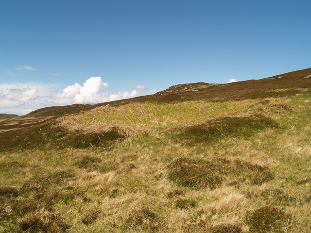 274298 962602 - Hut Circle & Clearance Cairn, AJP_05.JPG