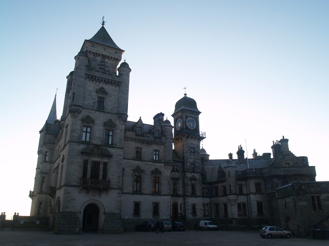 NC80SE0001 - Dunrobin Castle AJP_03.JPG