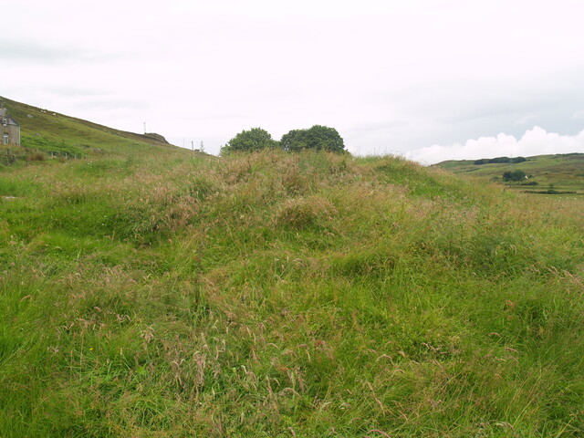 NC85SE0002 - Trantlemore Broch, facing N.JPG
