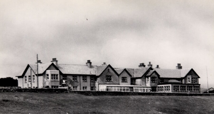 NC90SW0054 - Brora-Links Hotel from the Golf Course.JPG