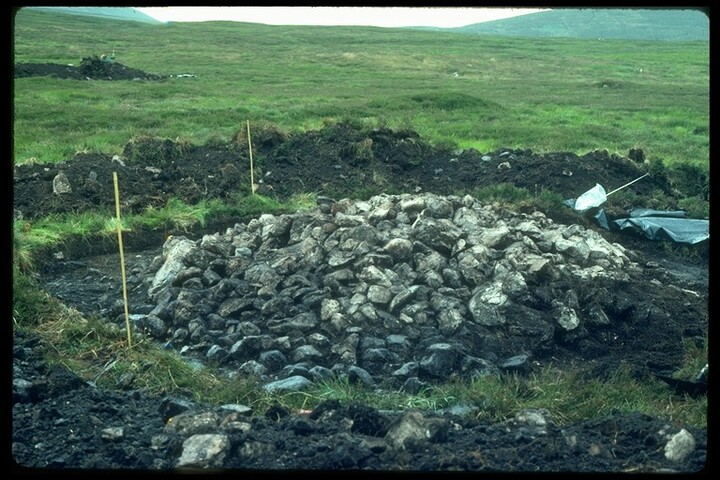 NC91NW0026 - Excavation of Cairn, Kilearnan Hill, Kildonan.jpg
