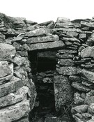 ND34SW0005BW01 - South Yarrows South Chambered Cairn.jpg
