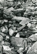 ND34SW0005BW02 - South Yarrows South Chambered Cairn.jpg