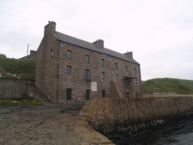 ND36SE0028 - Warehouse, Keiss Harbour_02.jpg