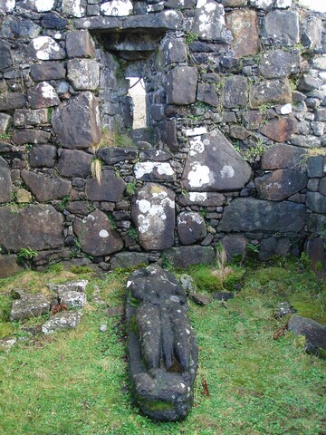 NG44NW0038 gravestone in burial aisle 2.JPG