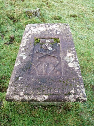 NG44NW0038 table gravestone.JPG