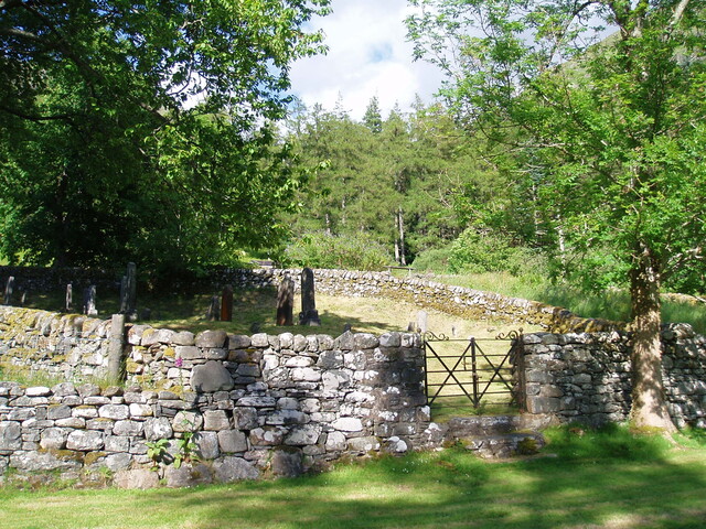 NG93SW0001 burial ground at Killilan 2.JPG