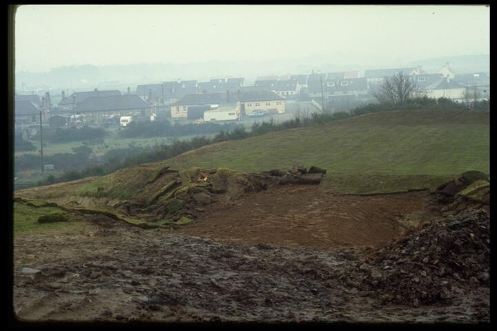 NH54NW0012 - Henge, 'Castle Hill', Muir of Ord 3.jpg