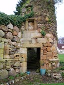 NH67SE0007 Newmore Castle entrance.JPG