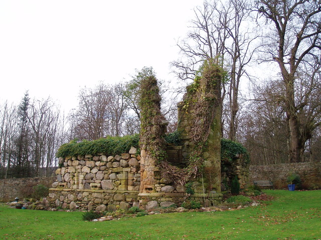 NH67SE0007 Newmore Castle.JPG