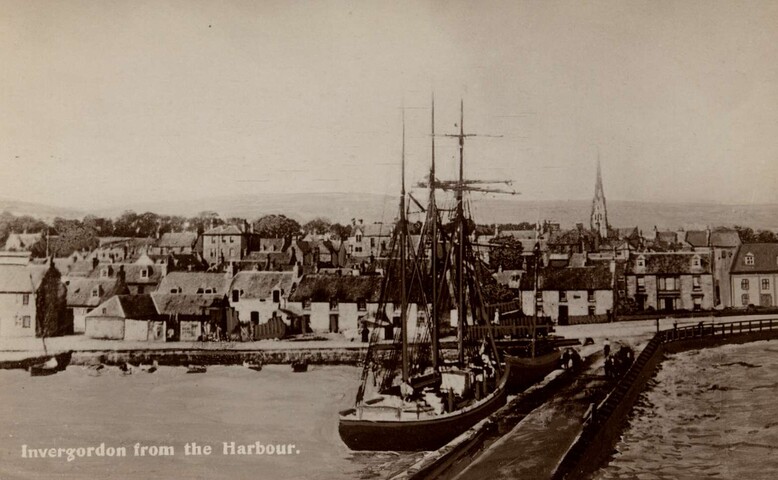 NH76NW0038 - Invergordon from the Harbour.JPG