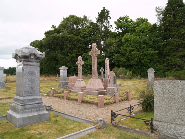 NH77NE0012 - Logie Easter Cemetery AJP_01.JPG