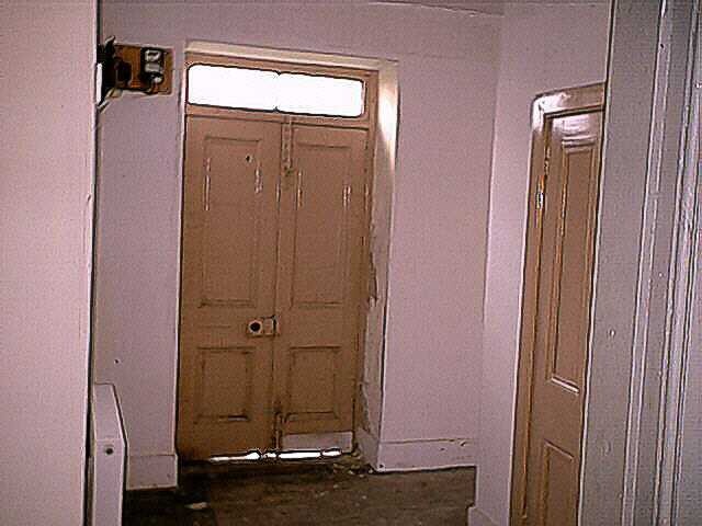 NJ03SW0029 hall to south door.jpg