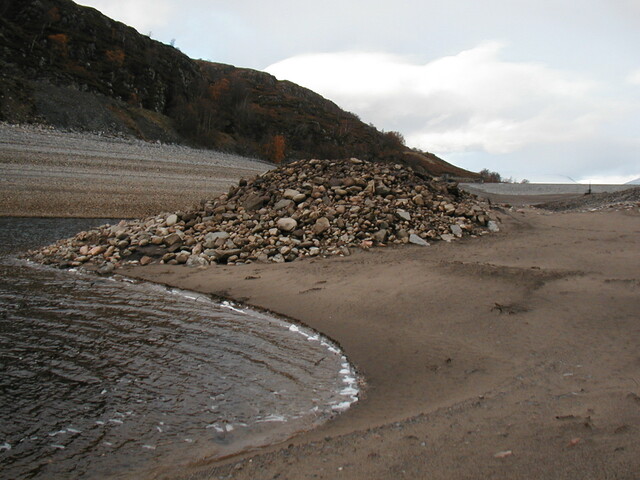 NN37NW0001-profile of mound from SE.jpg