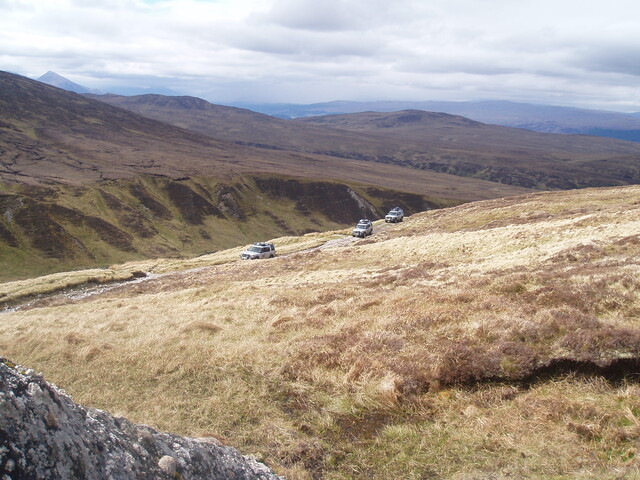 NN49NW0006 landrovers1.JPG