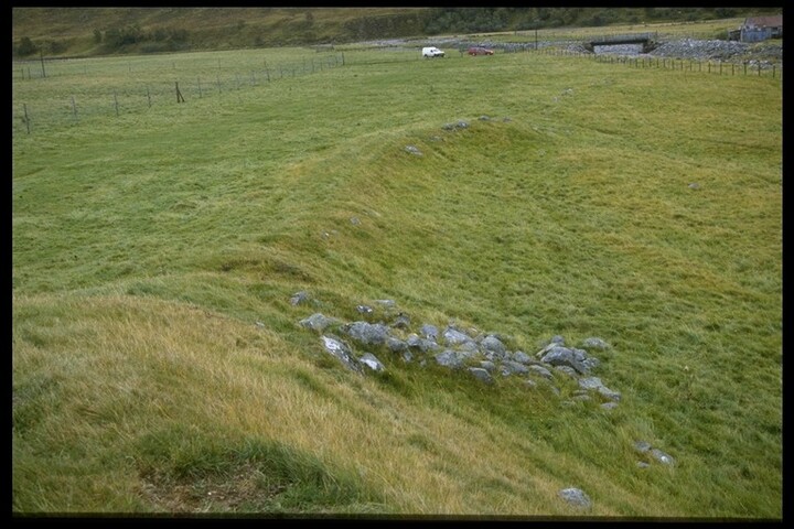 NN69NE0001 - Settlement, Long Chambered Cairn, Glenbanchor 2.jpg