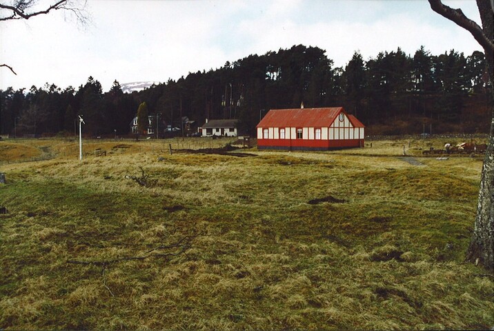 NN79NW0001 - Building, Chambered Cairn, Farm Kiln, corn-drying.jpg