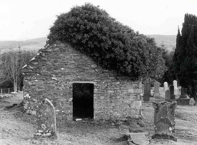 Applecross Churchyard, chapel.jpg