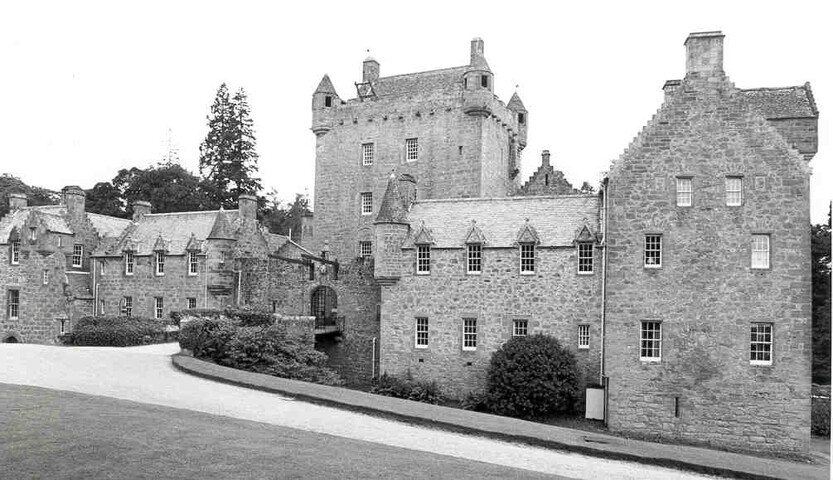 Cawdor Castle - photograph1.jpg