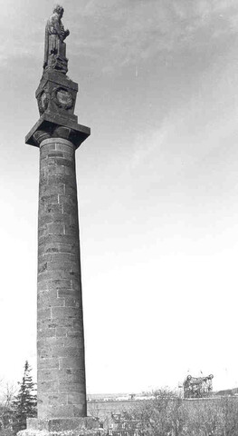 Cromarty, The Paye, Hugh Miller Monument - photograph.jpg