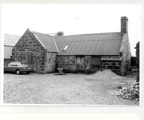 Golspie, Smiddy behind Clach Ruach - photograph.jpg