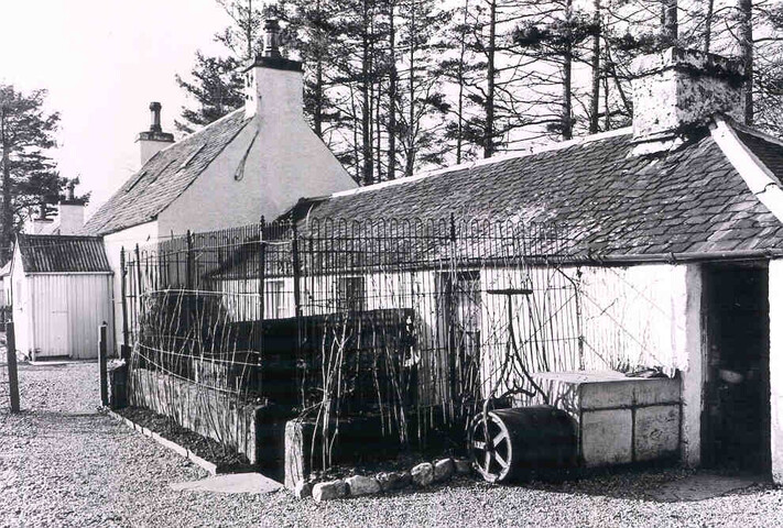 New Kelso, Estate Cottages - photograph.jpg
