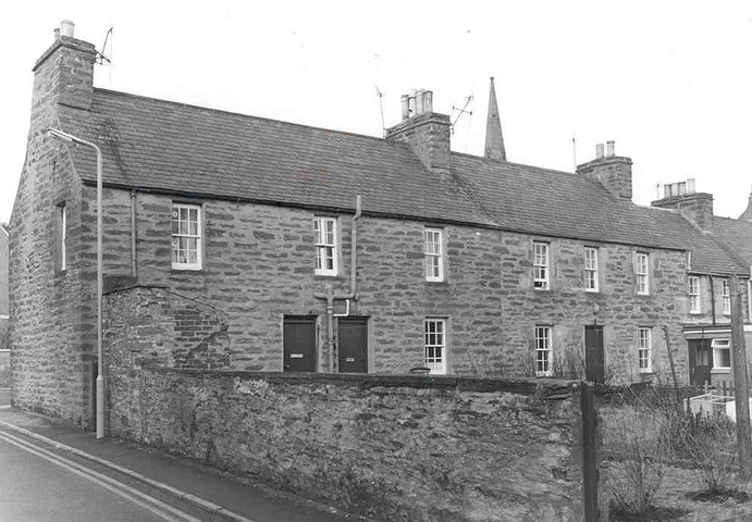 Thurso, 10 & 12 Campbell Street - photograph.jpg