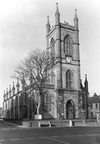Thurso, St. Peter's Church - photograph.jpg