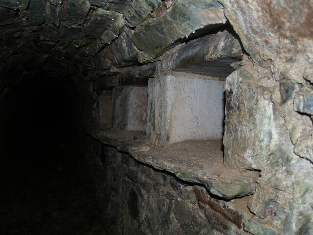 NC40SE0018 - 247449 901578 - Underground Passage Recess 02.JPG