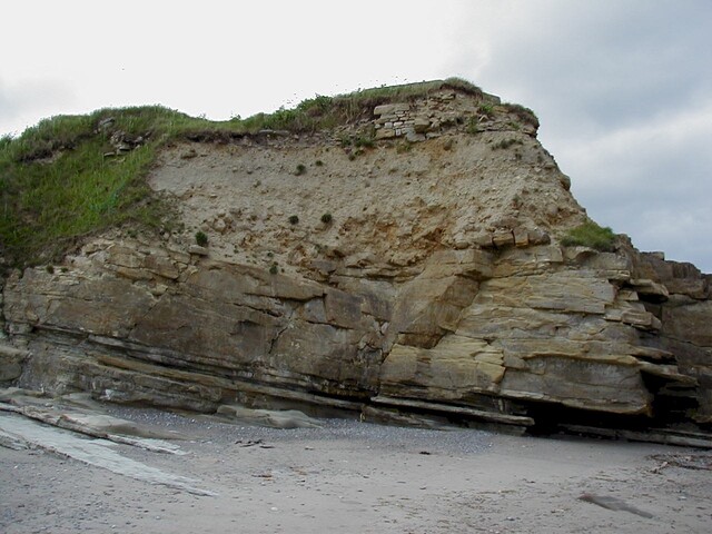 ND16NW0003 - scrabster castle- stonework eroding.JPG
