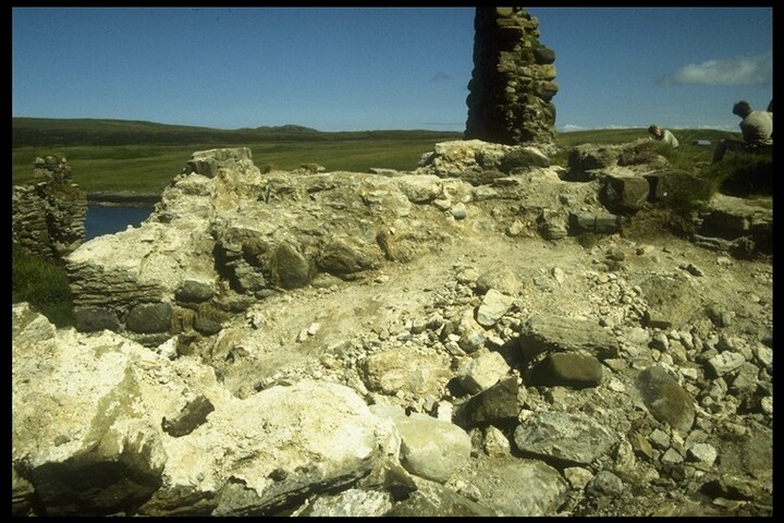 NG47SW0001 - Collapse, Duntulm Castle, Dun David, Kilmuir 2.jpg