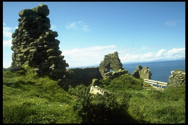 NG47SW0001 - Duntulm Castle, Dun David, Kilmuir 1.jpg