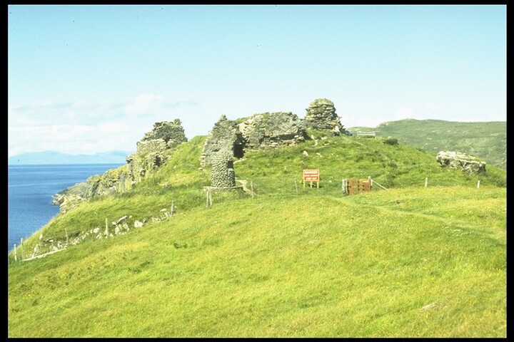 NG47SW0001 - Duntulm Castle, Dun David, Kilmuir 2.jpg
