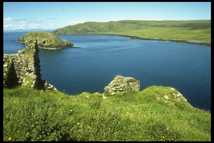 NG47SW0001 - Duntulm Castle, Dun David, Kilmuir 4.jpg