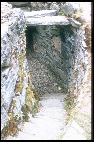 NG81NW0007 - Intramural Stair, Broch, Dun Telve, Glenelg.jpg