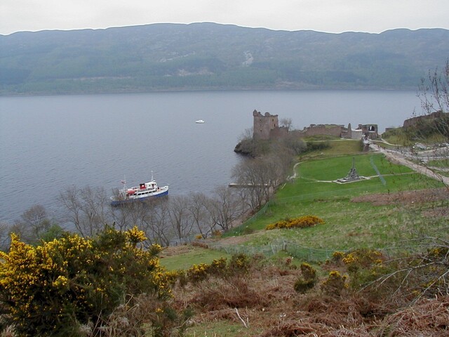 NH52NW0005 - UrquhartCastleA 14-5-01.jpg