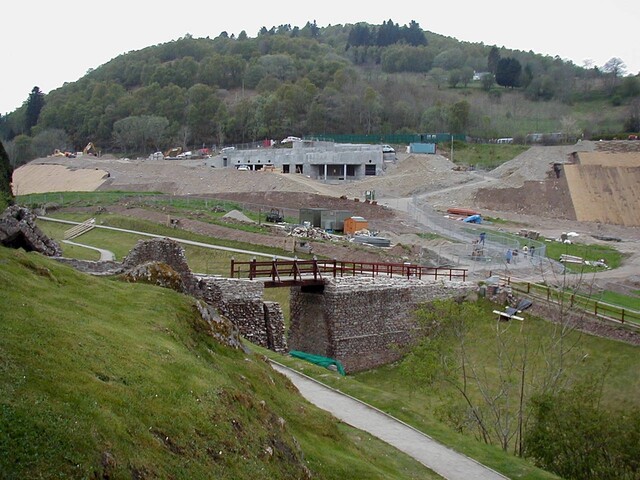 NH52NW0005 - UrquhartCastleH 14-5-01.jpg