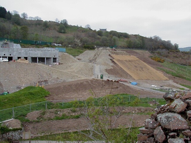 NH52NW0005 - UrquhartCastleQ 14-5-01.jpg