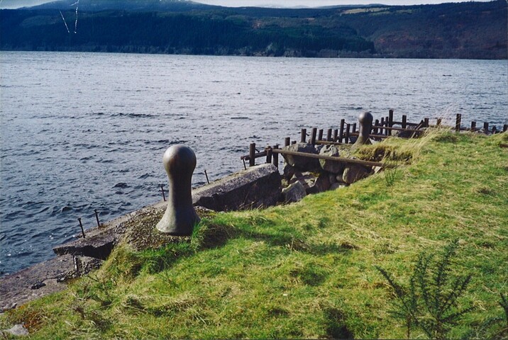 NH52SW0018 - Inverfarigaig Pier.jpg