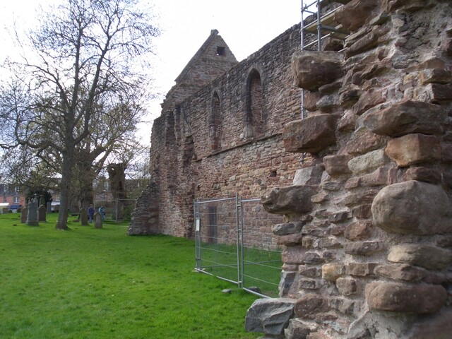 NH54NW0005 - Beauly Priory_04.JPG