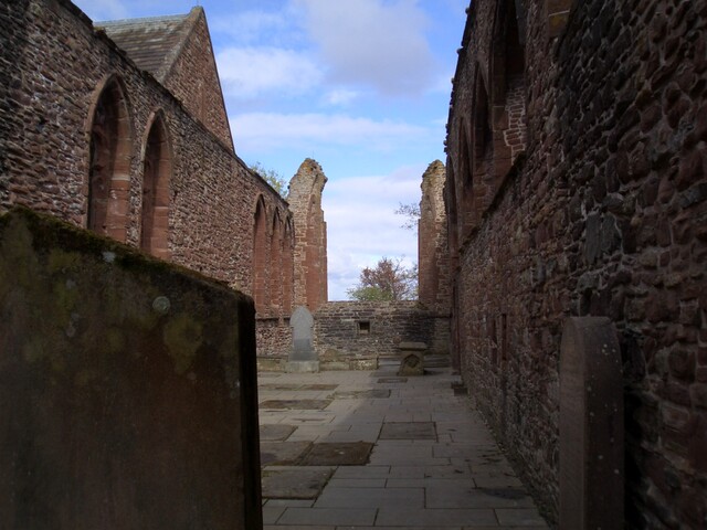 NH54NW0005 - Beauly Priory_07.JPG