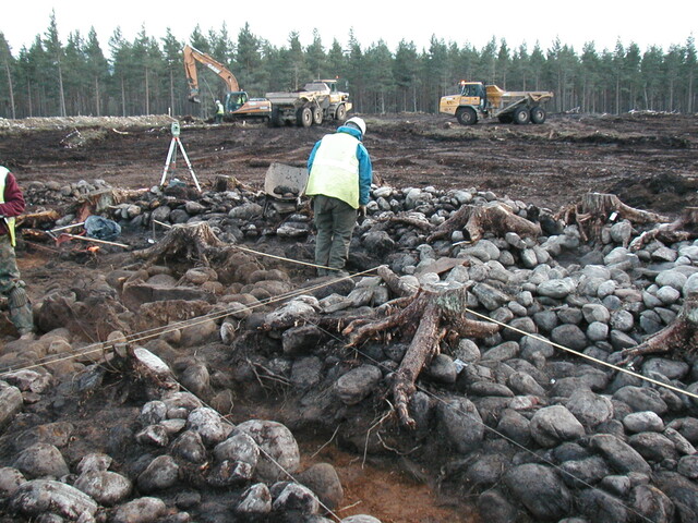 NH54SW0104 Balblair cairn excavation 2005.JPG