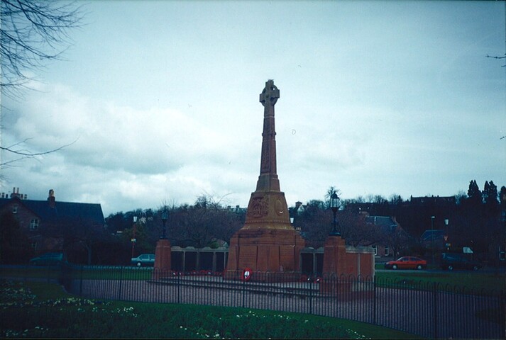 NH64SE0097 - War Memorial, Ladies Walk, Inverness02.jpg
