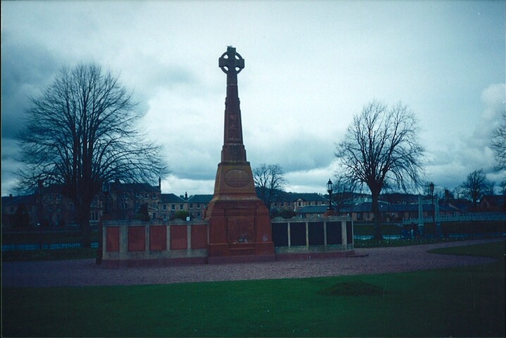 NH64SE0097 - War Memorial, Ladies Walk, Inverness03.jpg