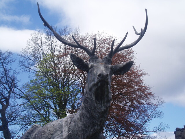 NH67SW0037 deer statue on terrace.JPG